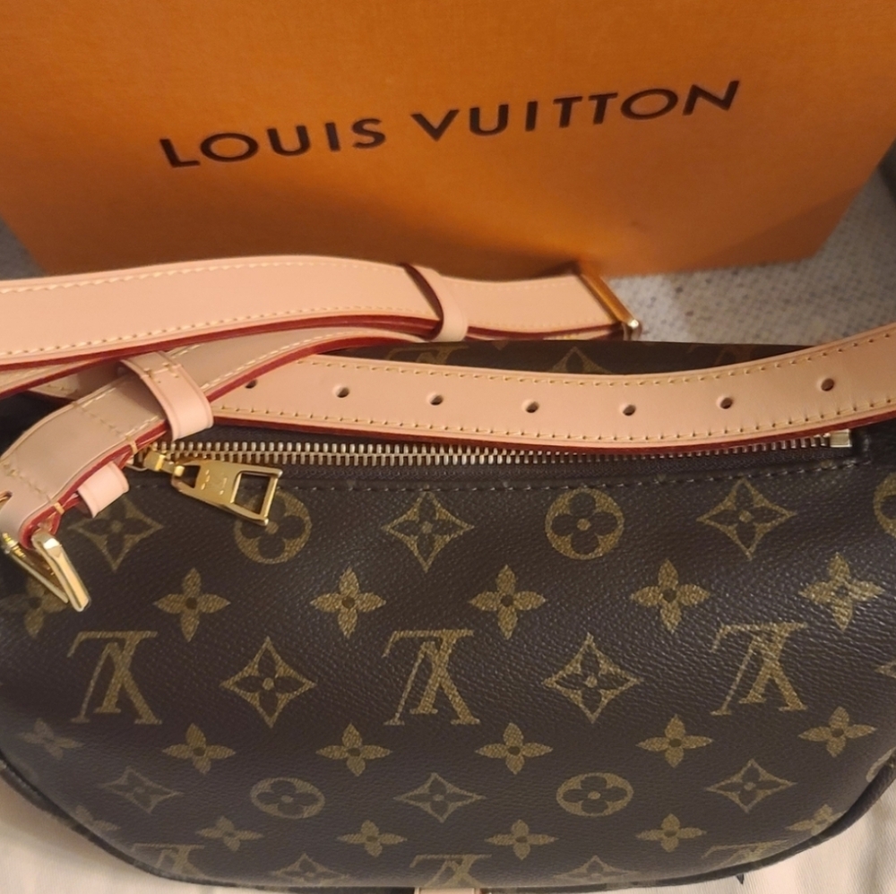🔥 🔥Louis Vuitton Bumbag Monogram - Picture 7 of 16